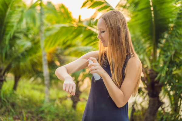 11 Natural Mosquito Repellents You Need This Summer | Mosquito bites are a part of summer many could do without. Whether you're looking for a list of the best essential oils to pack for a camping trip, need a DIY homemade spray to take with you on a hiking trail, or want ideas on the best mosquito repelling plants and candles for your backyard, this post has everything you need to know. Safe for babies, for dogs, for kids, and for adults, these tips and hacks are a summer lifesaver!