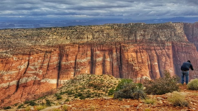 Checking out the view. Images taken by Raymond Chee and Beth Santos on a Samsung Galaxy S6 edge+.